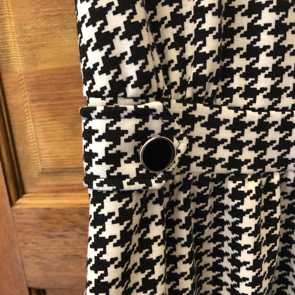 Monteau Houndstooth sleeveless knot fit and flare dress. Size S - Picture 3 of 9